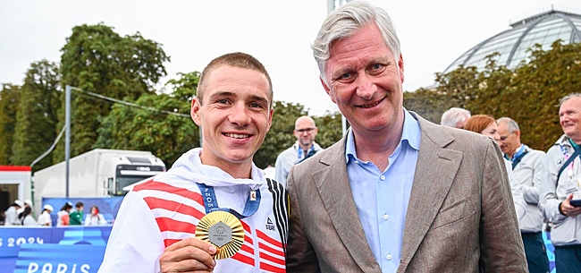 Ai! Remco Evenepoel gaat compleet de mist in bij Koning Filip